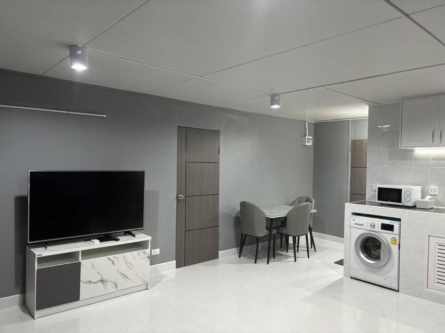 Impact Donmuang Popular Condo C5 Banguecoque Exterior foto